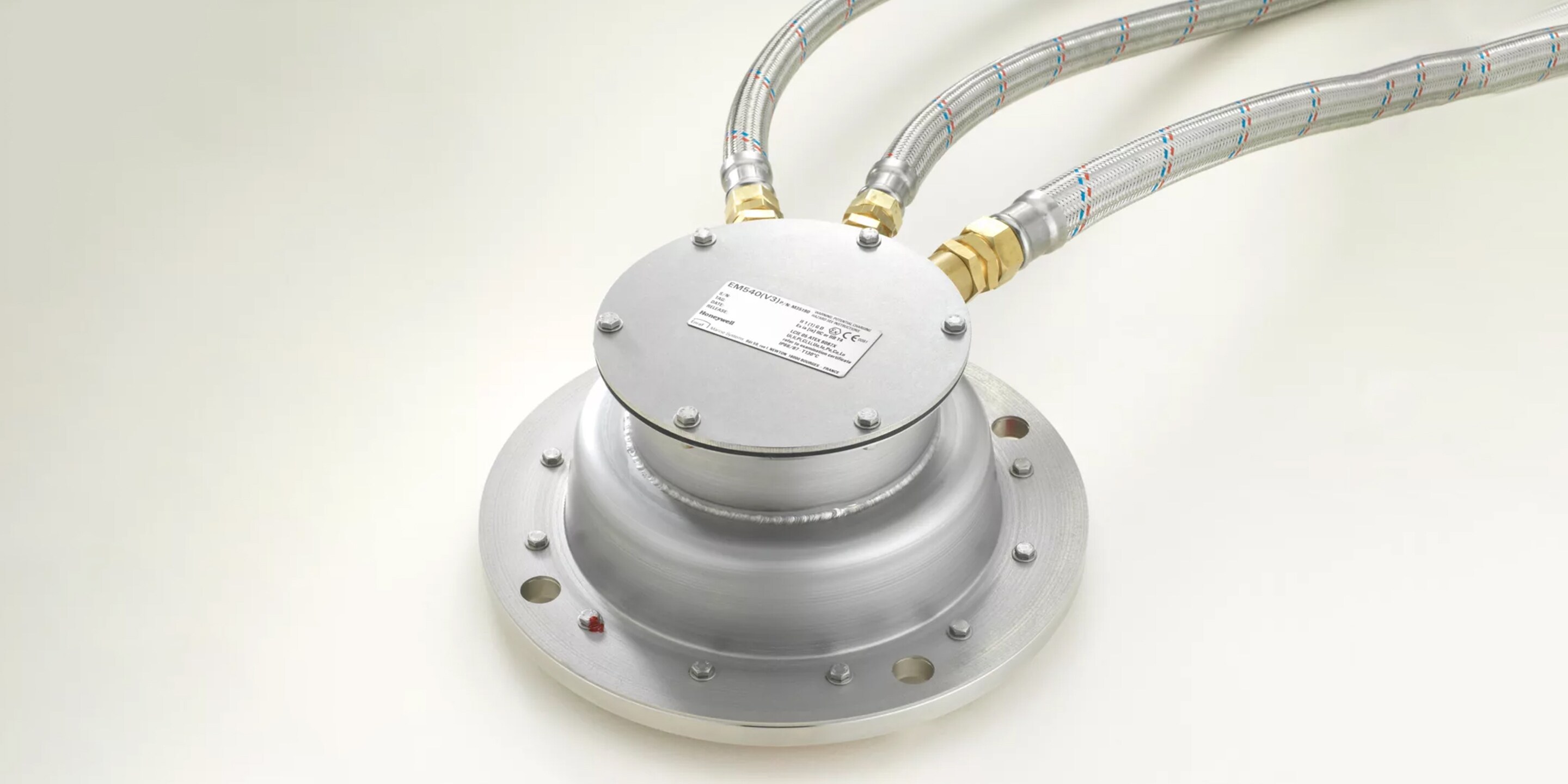 EM540 and EM940 Radar Level Gauge